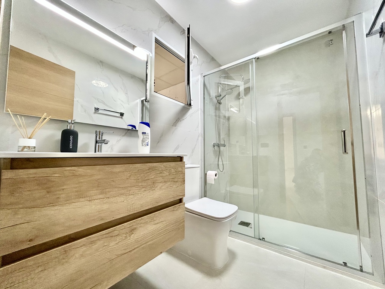 Bathroom in villa for sale in Algorfa