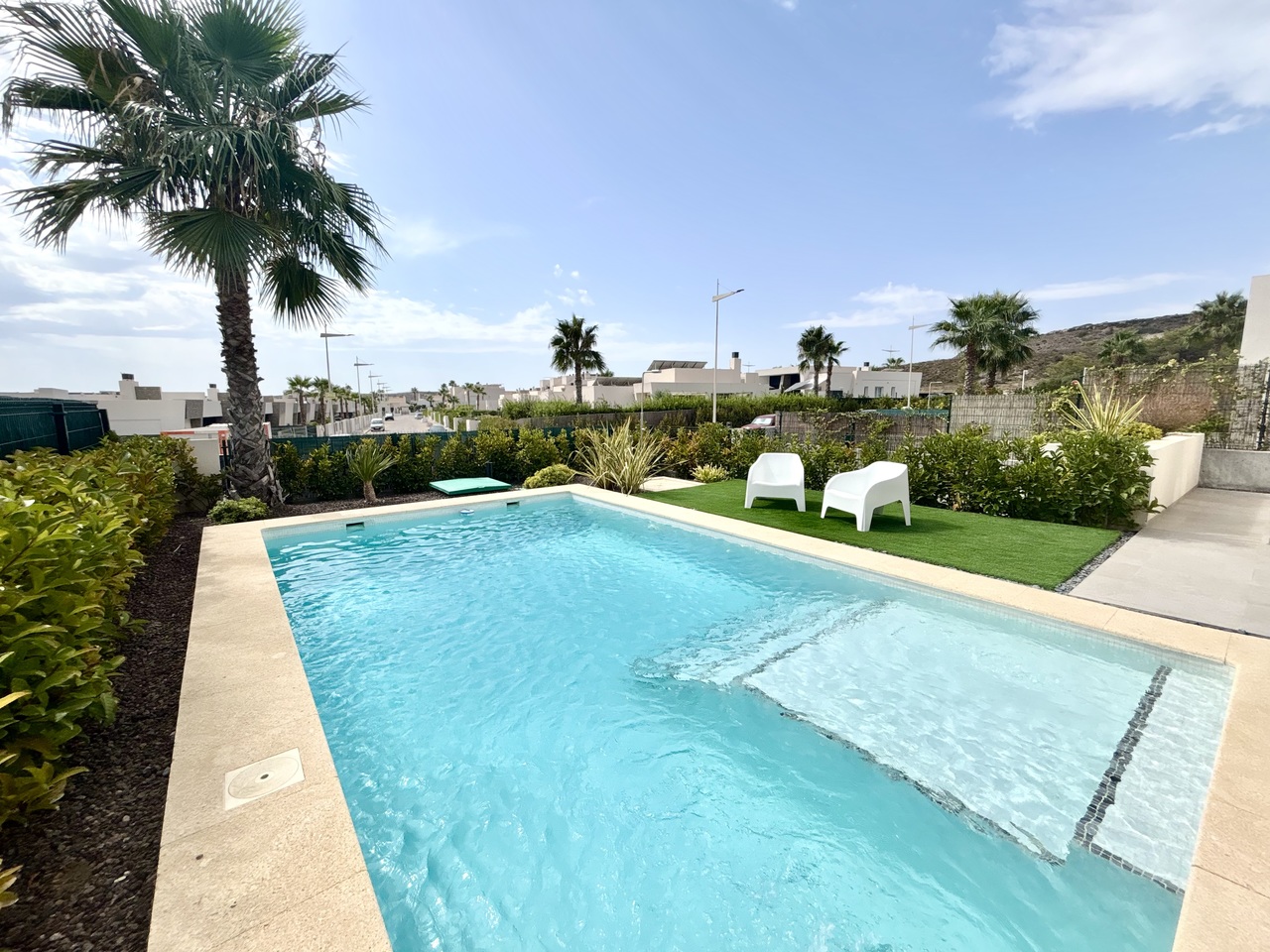 Bedroom in villa for sale in Algorfa