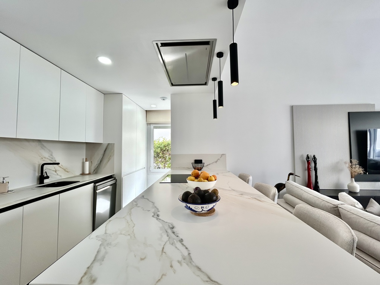 Bedroom in villa for sale in Algorfa