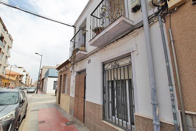 Exterior view in terraced for sale in Guardamar del Segura
