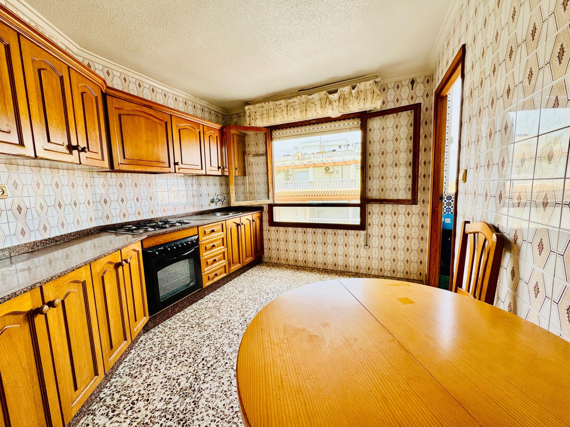 Kitchen in apartment for sale in Torrevieja