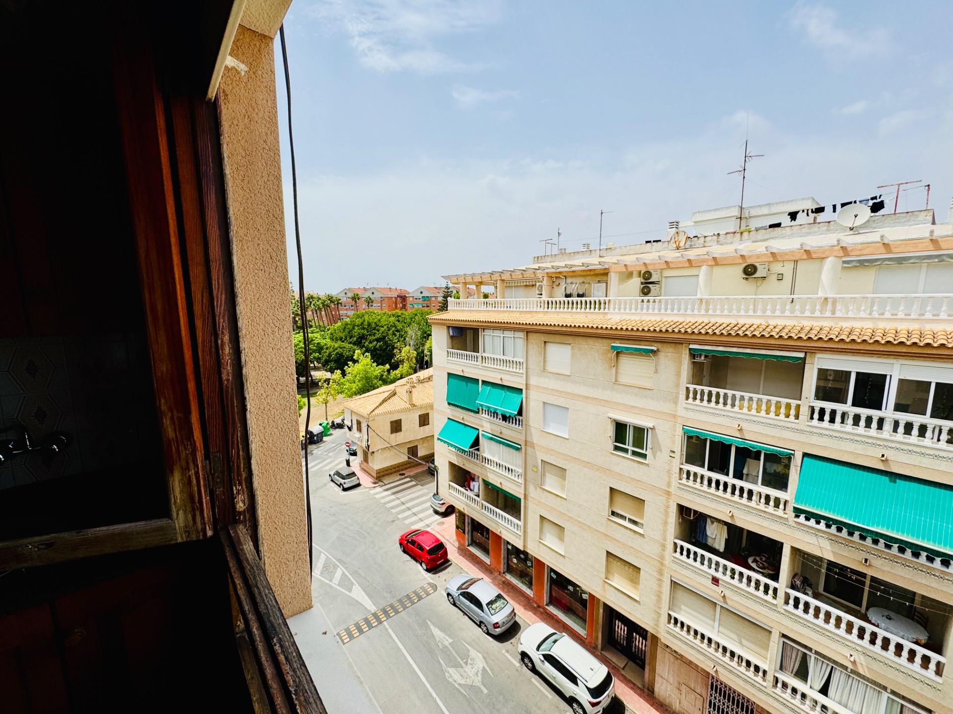 Bedroom in apartment for sale in Torrevieja