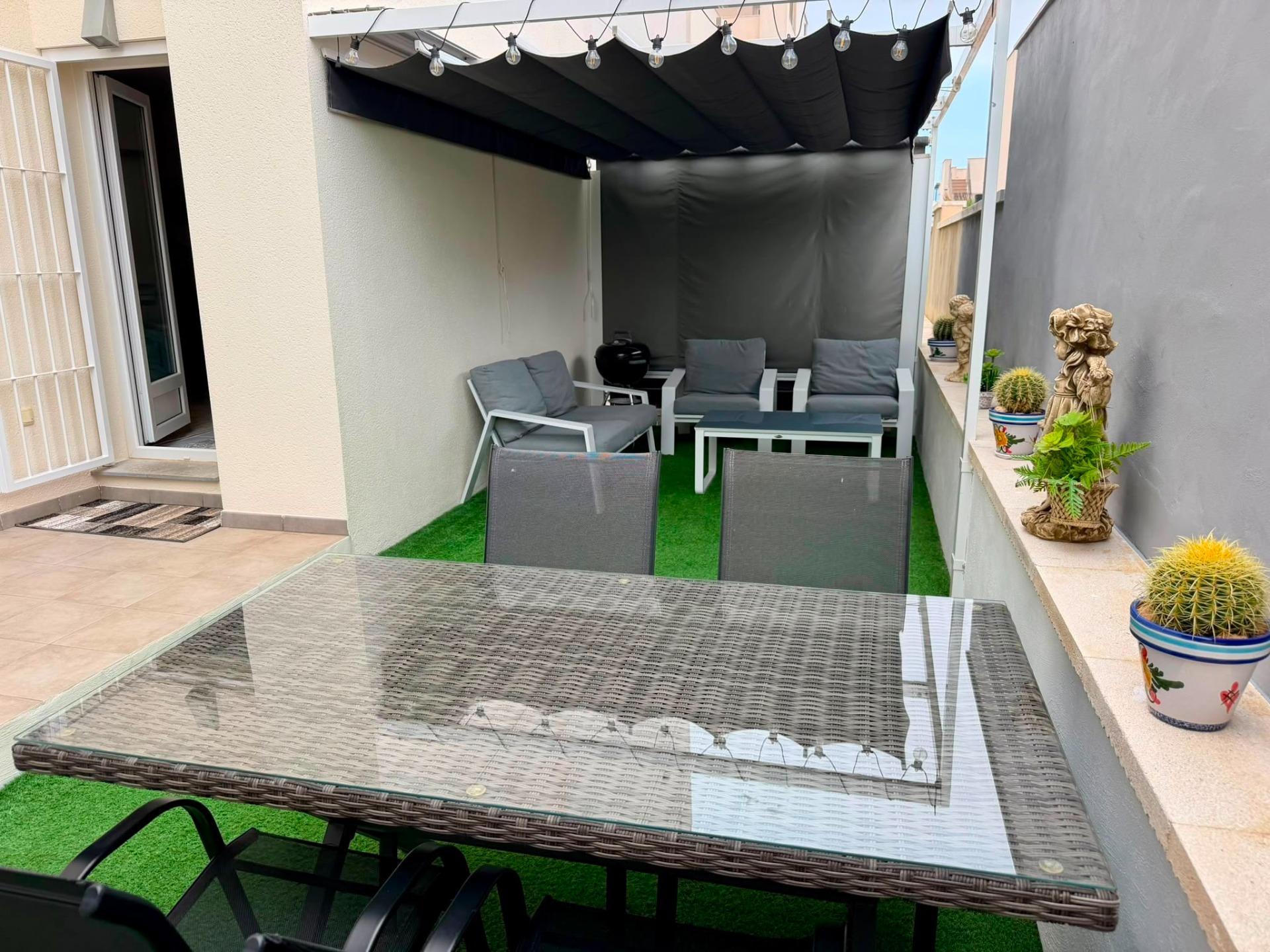 Terrace in apartment for sale in Torrevieja