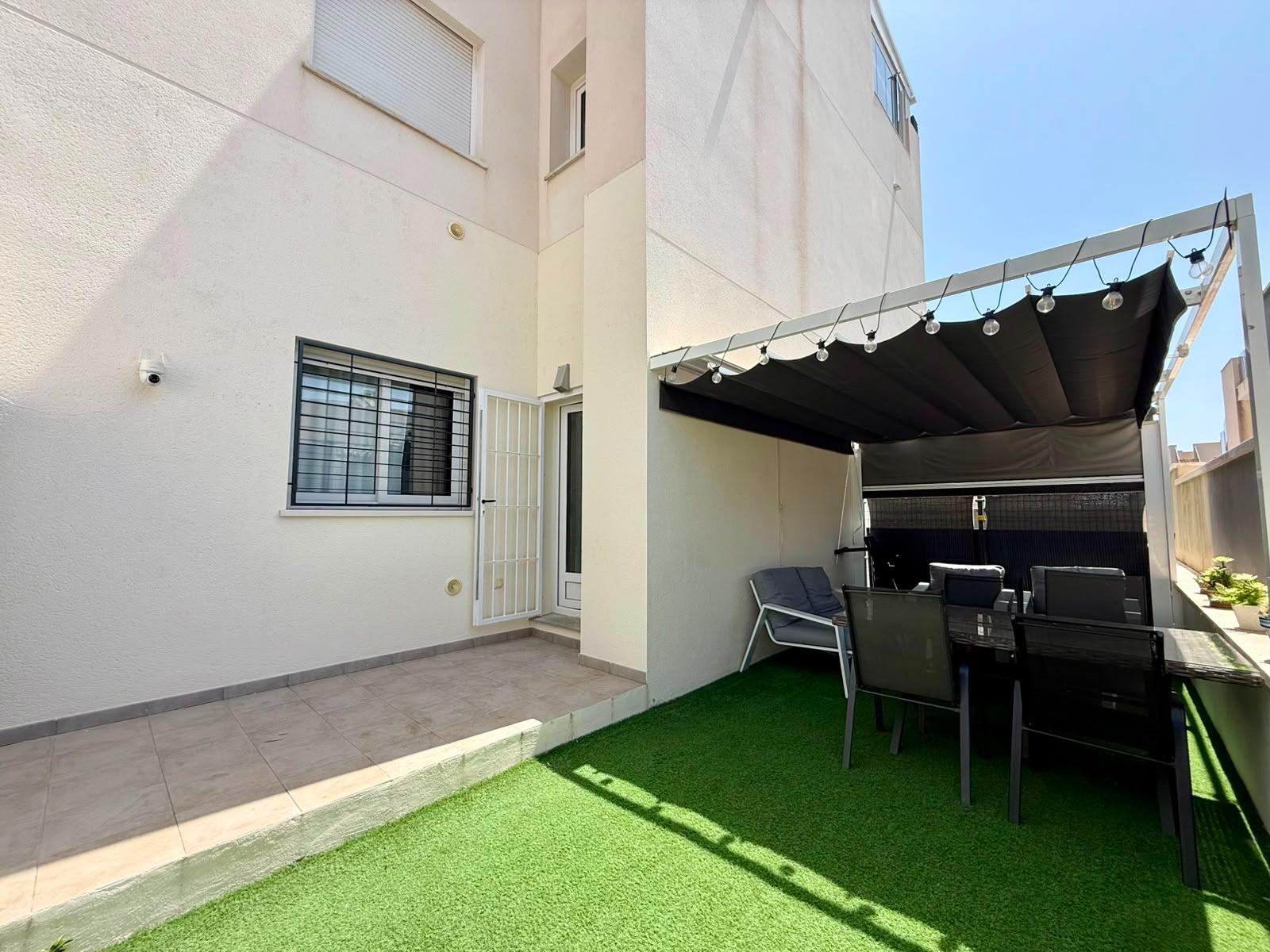 Bedroom in apartment for sale in Torrevieja