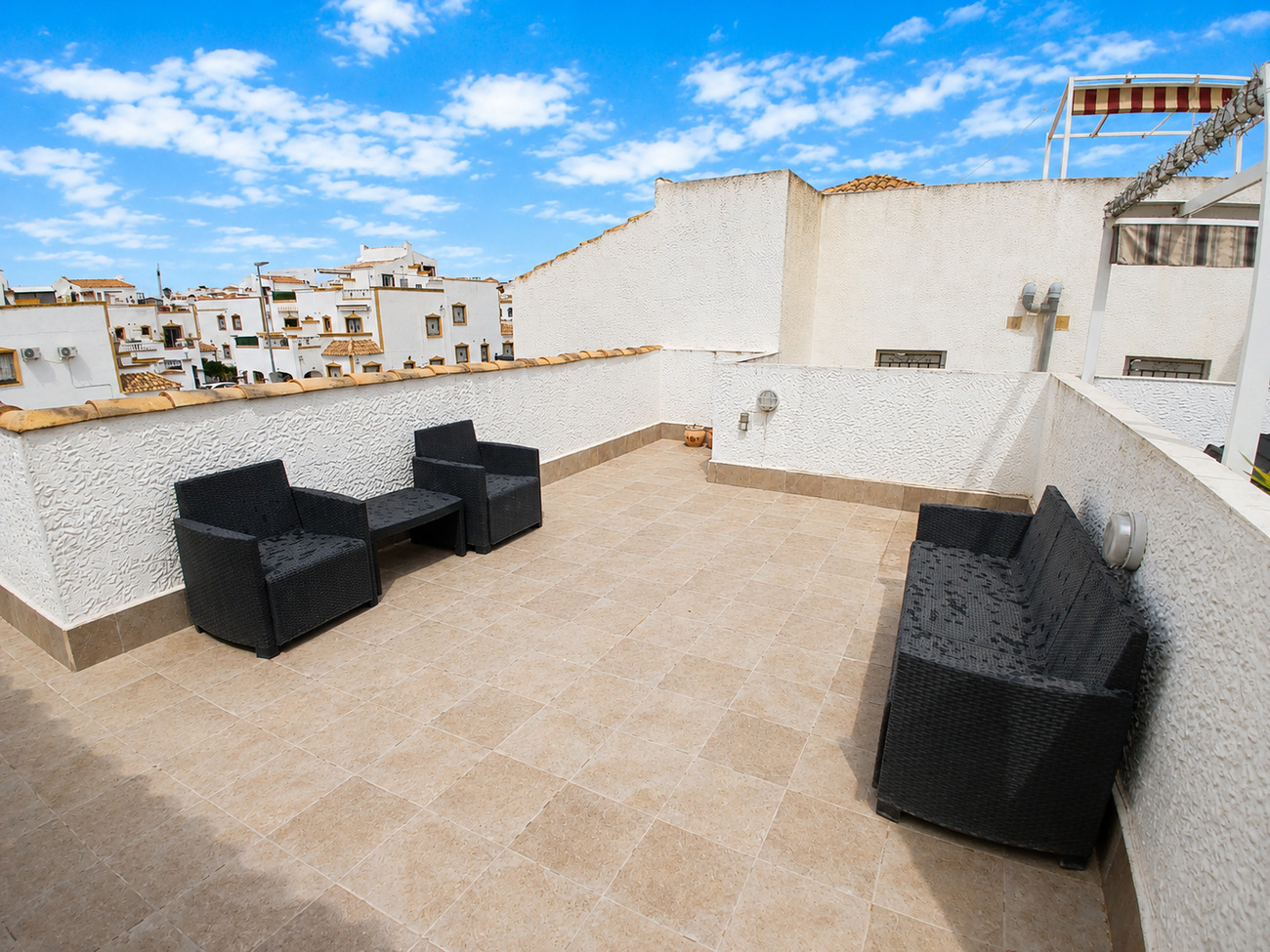 Master bedroom in penthouse for sale in Vistabella Golf Entre Naranjos