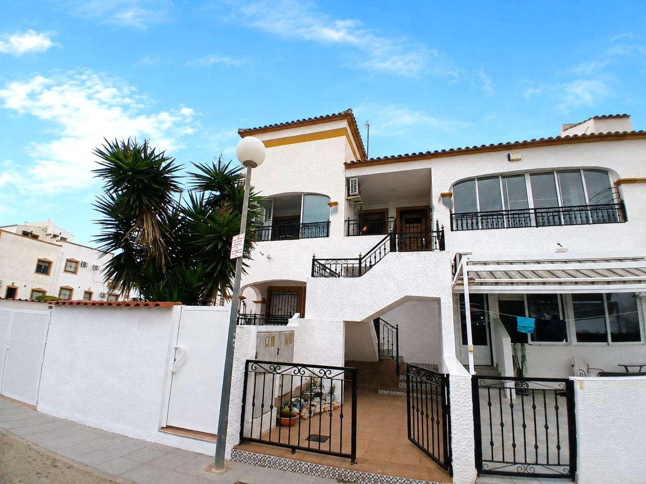 Terrace in penthouse for sale in Vistabella Golf Entre Naranjos
