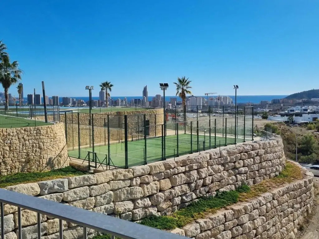 Luxury Duplex Apartment in Camporrosso Stone Valley, Finestrat – Sea Views & Premium Amenities Discover this exclusive duplex apartment located in the prestigious Stone Valley residential development in Finestrat