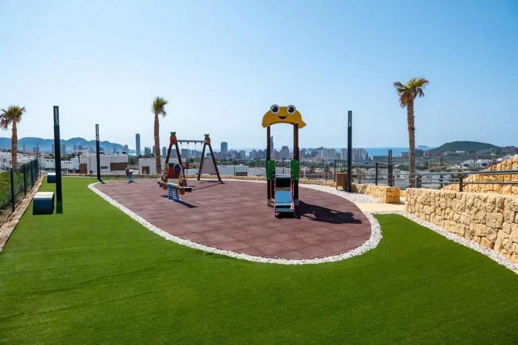 Luxury Duplex Apartment in Camporrosso Stone Valley, Finestrat – Sea Views & Premium Amenities Discover this exclusive duplex apartment located in the prestigious Stone Valley residential development in Finestrat