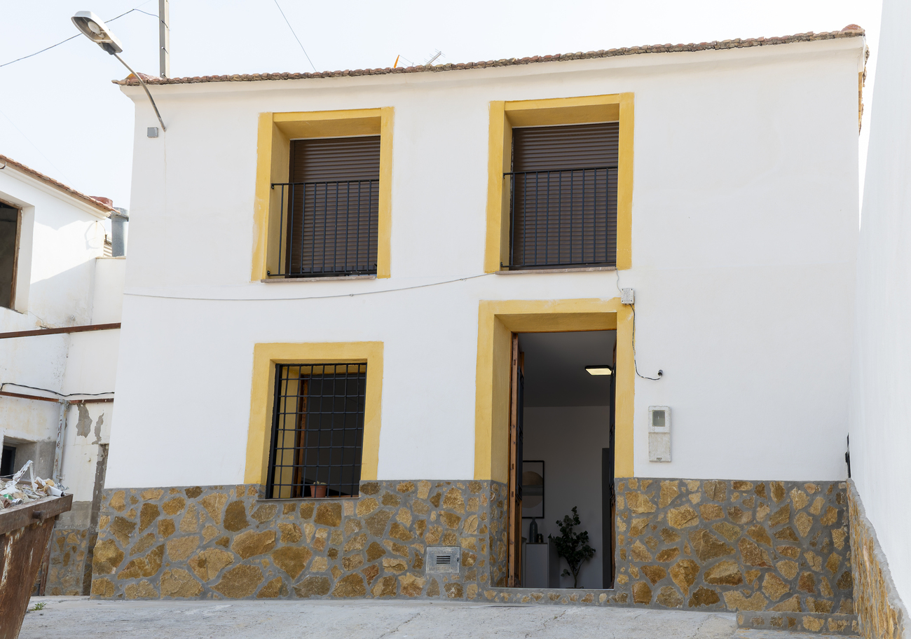 Unique Fully Renovated Cave-Style Home in Lorquí, MurciaAre you looking for something different from a typical Spanish property