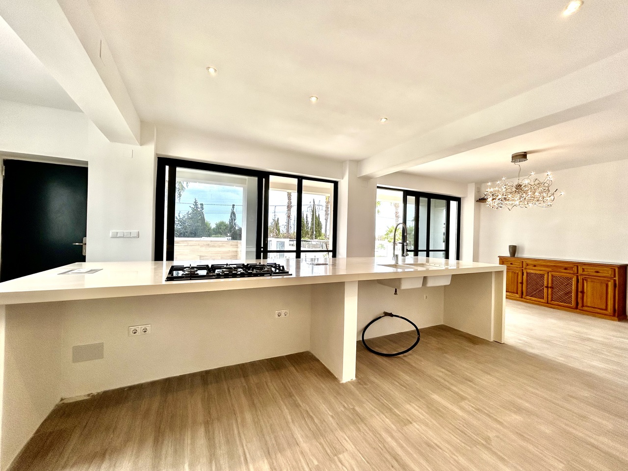 Master bedroom in villa for sale in Los Montesinos