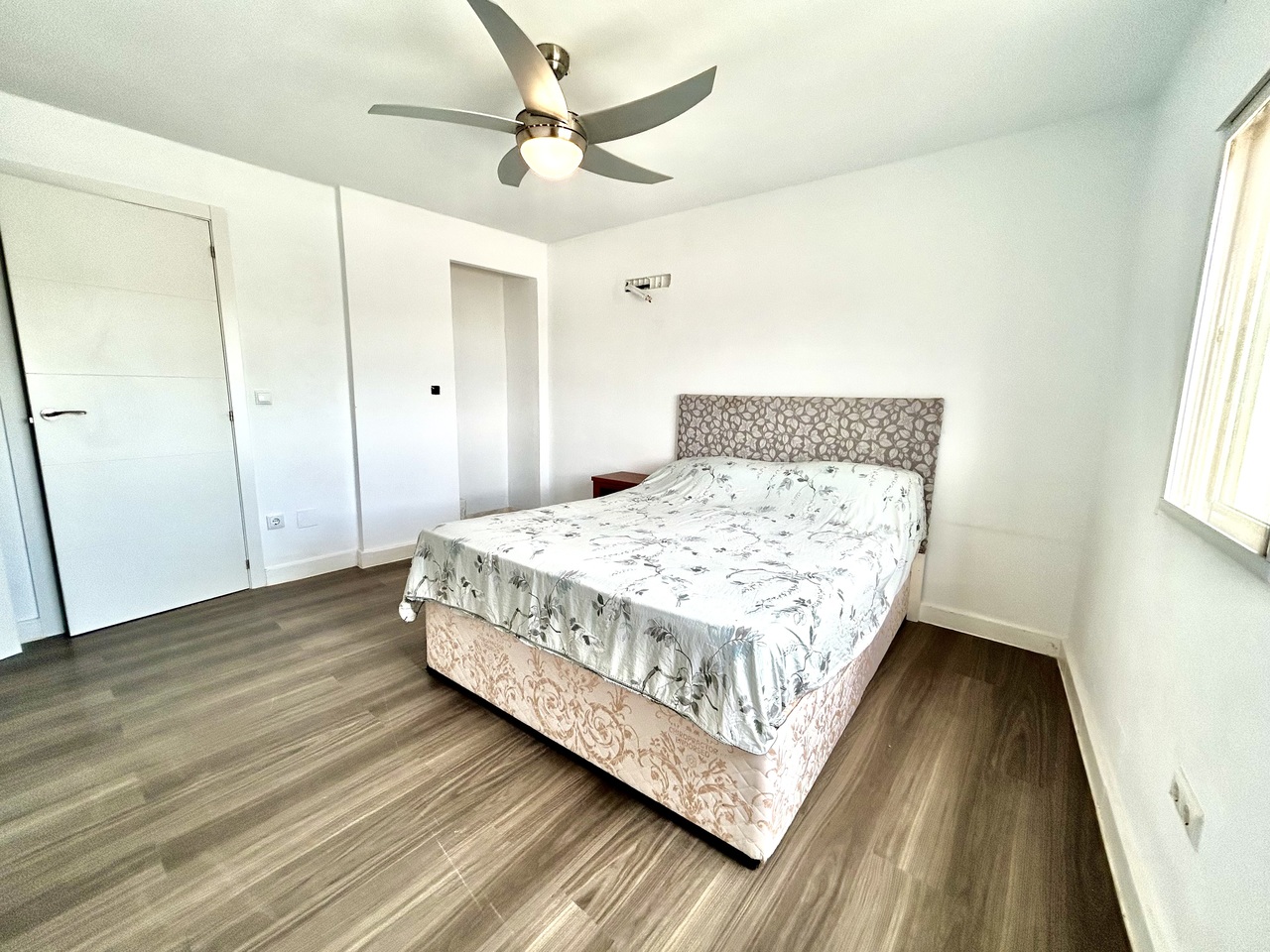 Terrace in villa for sale in Los Montesinos