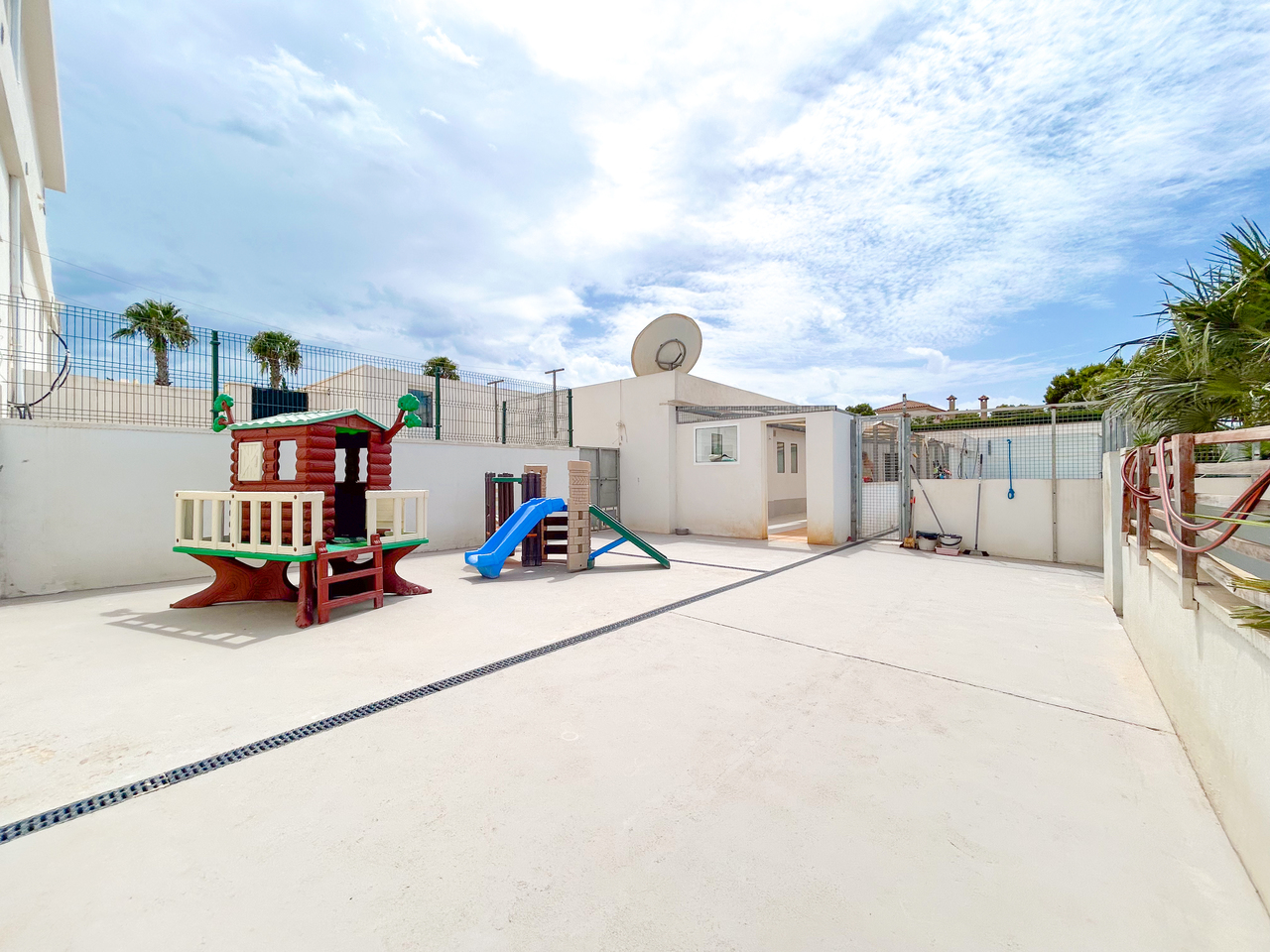 Living room in villa for sale in Los Montesinos