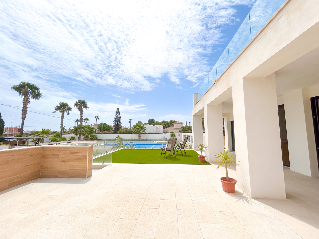 Terrace in villa for sale in Los Montesinos