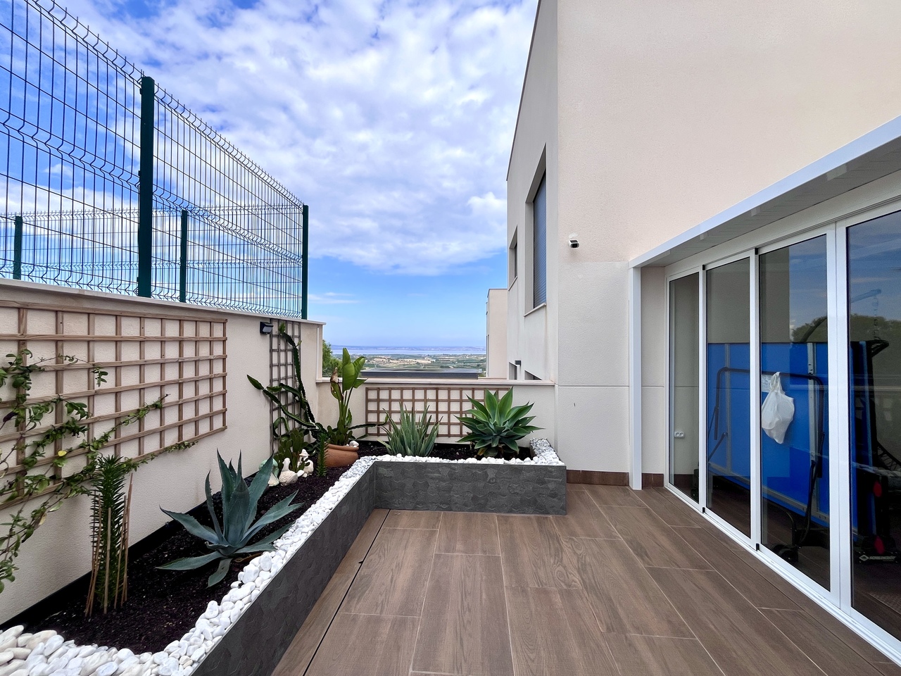 Garden in apartment for sale in San Miguel de Salinas