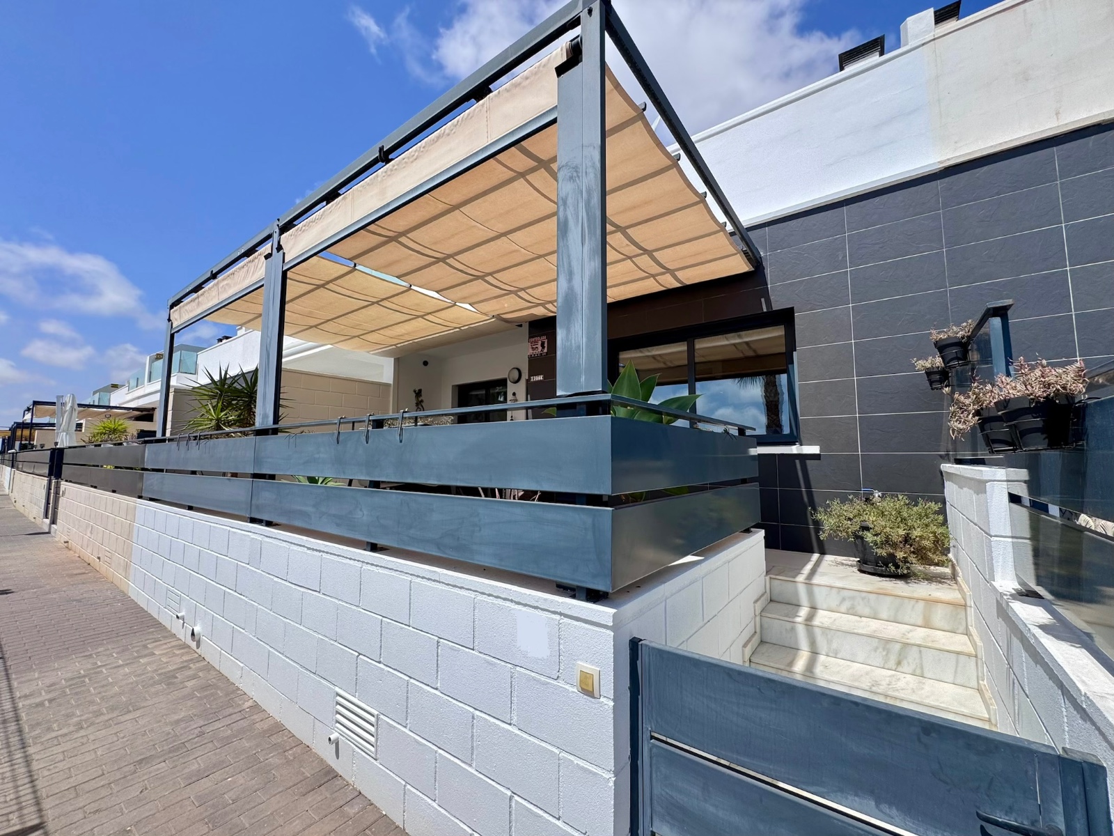 Exterior view in terraced for sale in Cabo Roig