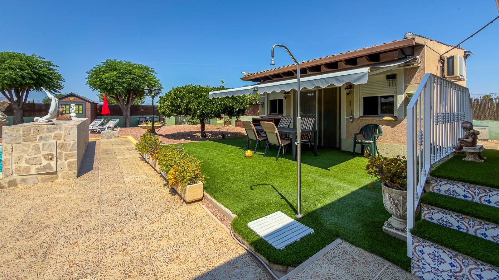 Terrace in villa for sale in Catral