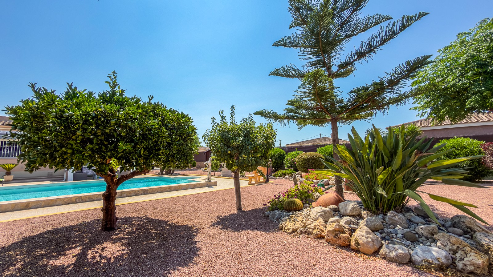 Bathroom in villa for sale in Catral