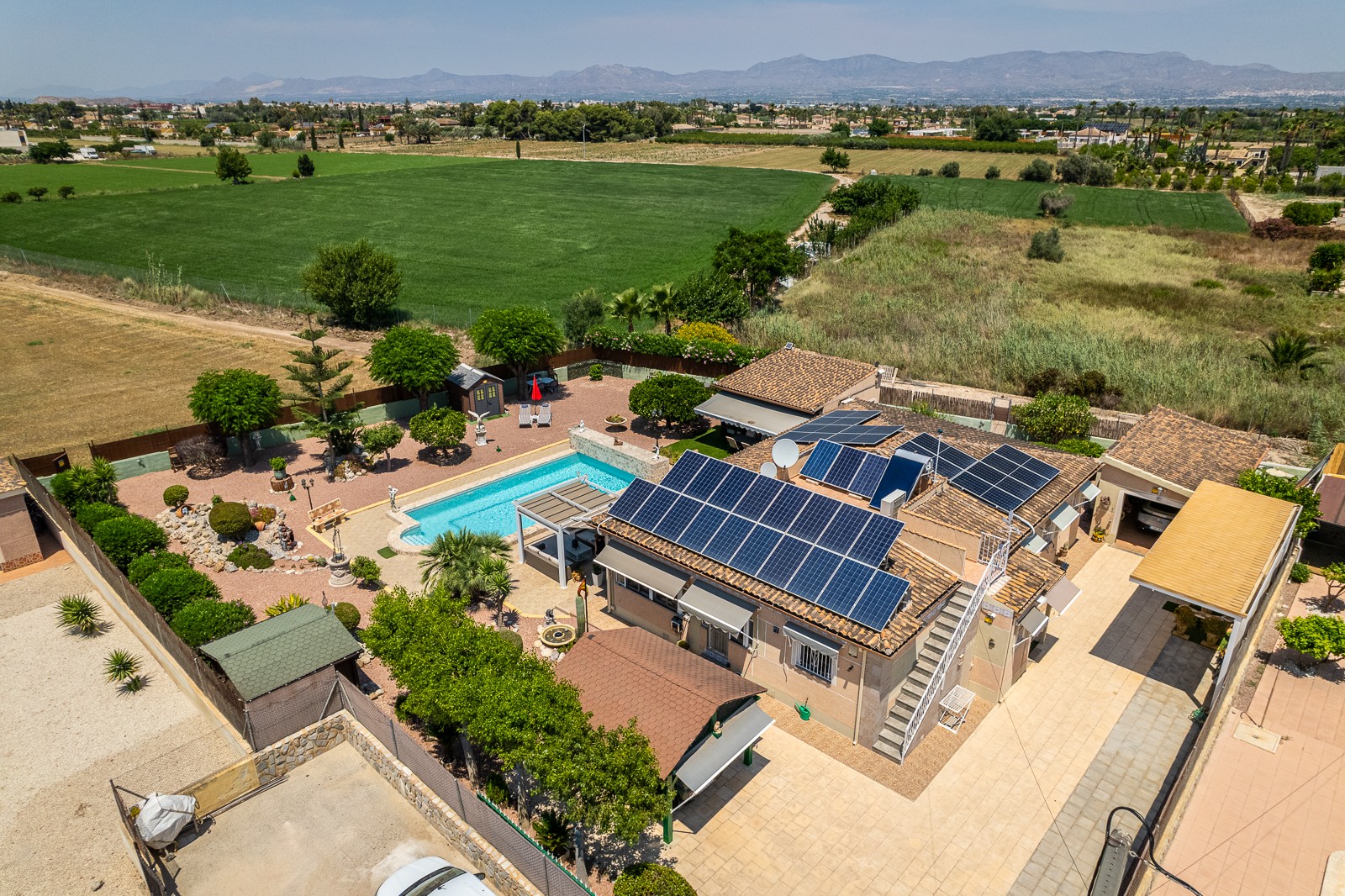 Terrace in villa for sale in Catral