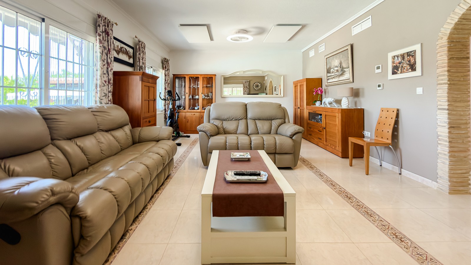 Terrace in villa for sale in Catral