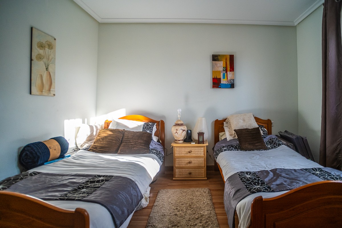 Master bedroom in villa for sale in Torrevieja