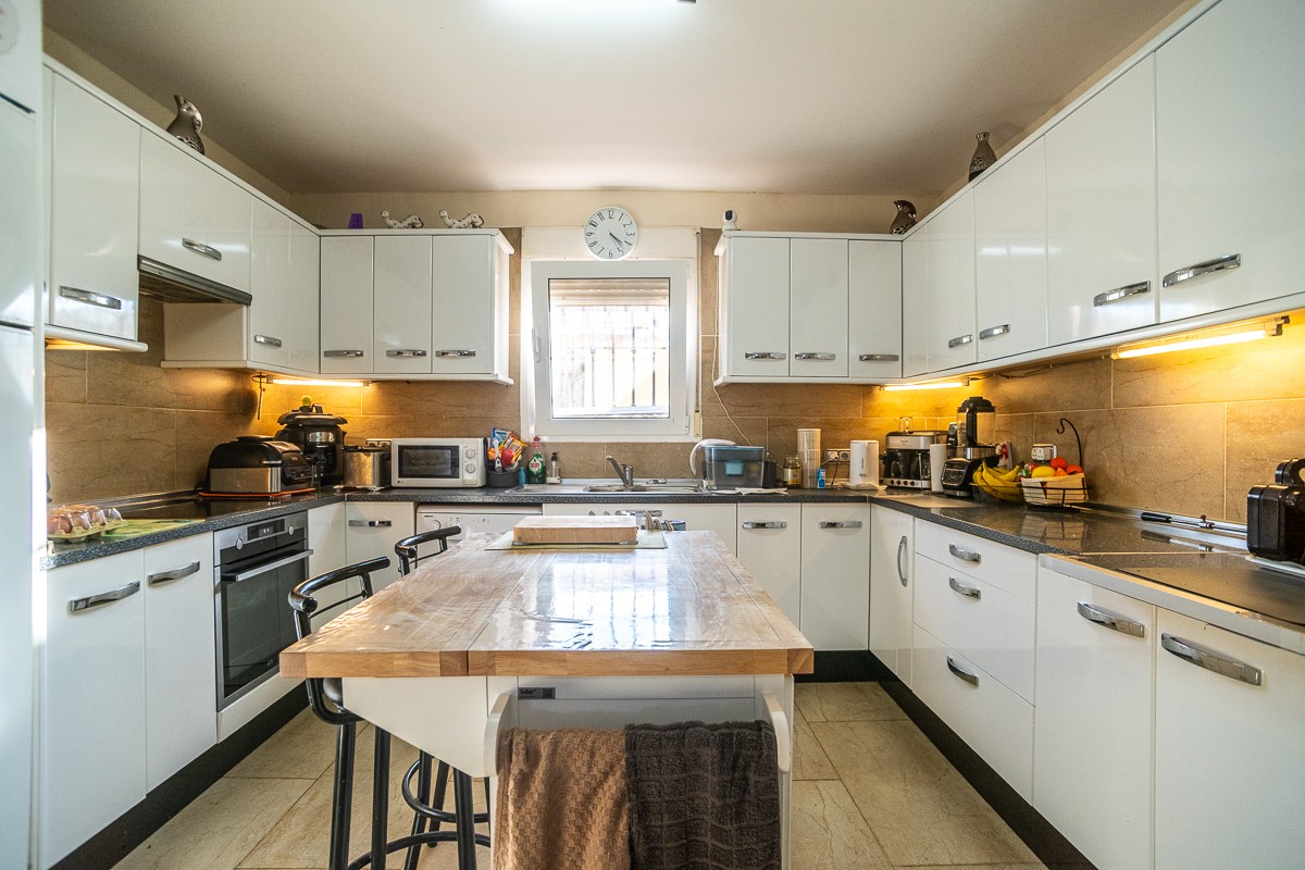 Garden in villa for sale in Torrevieja