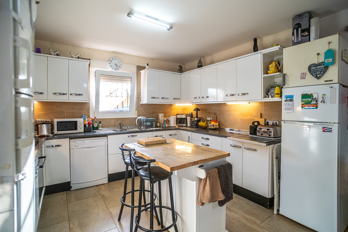 Dining area in villa for sale in Torrevieja