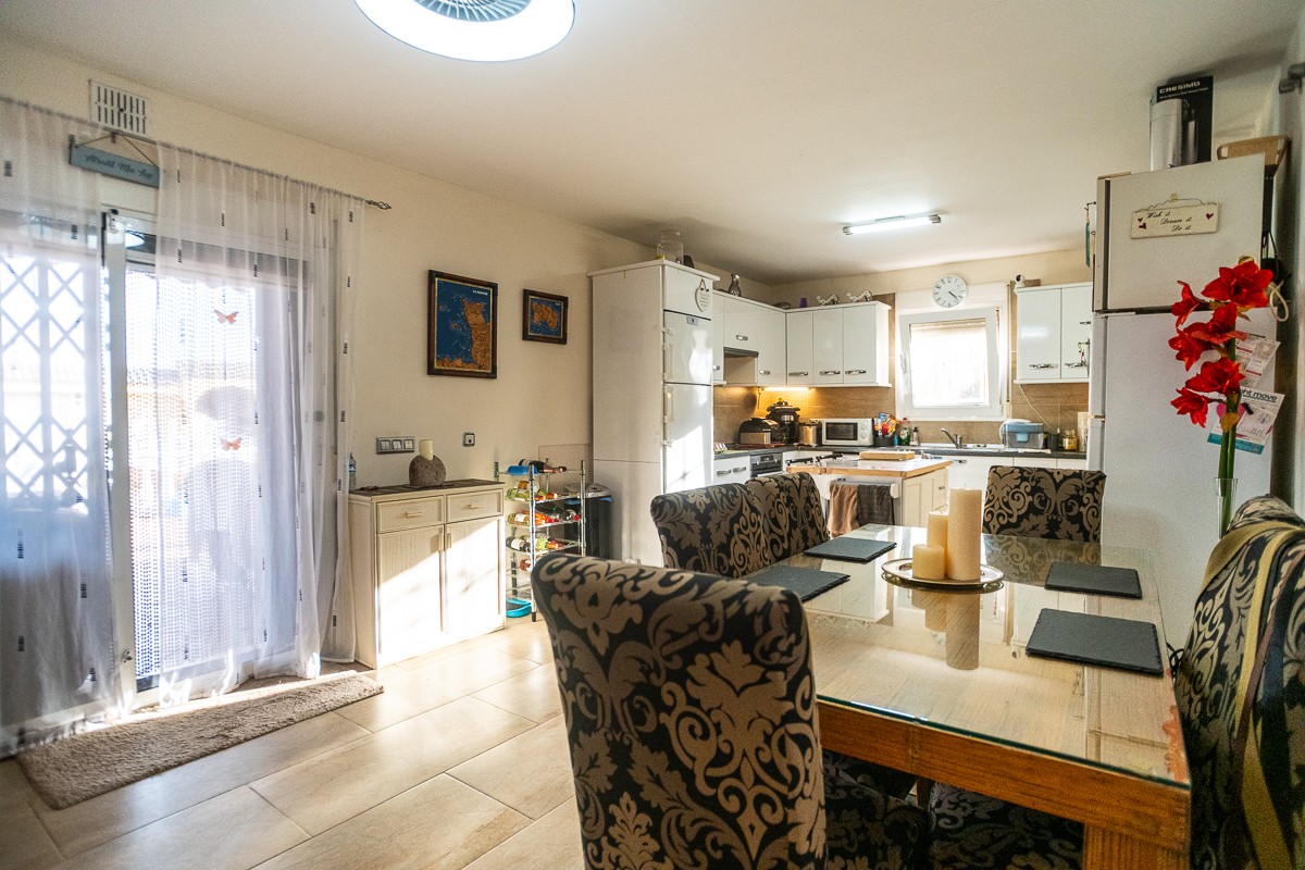 Bedroom in villa for sale in Torrevieja