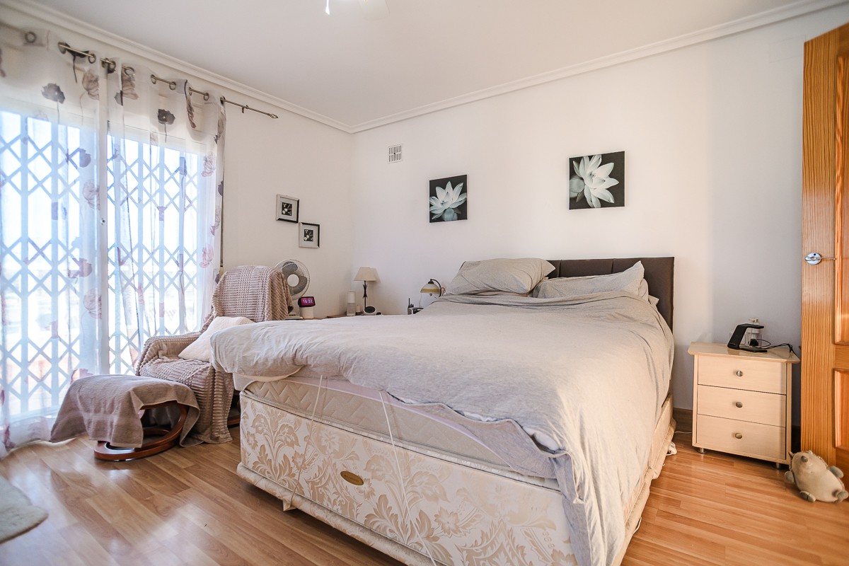 Kitchen in villa for sale in Torrevieja