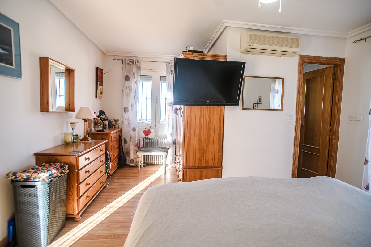 Bathroom in villa for sale in Torrevieja