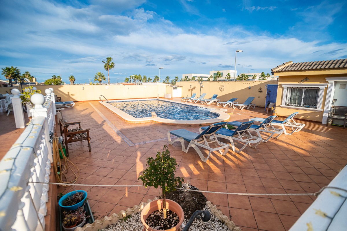 Bedroom in villa for sale in Torrevieja