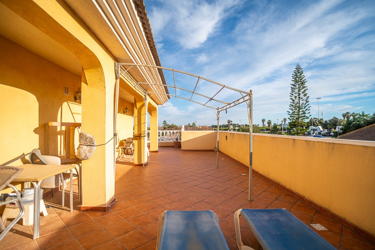 Kitchen in villa for sale in Torrevieja