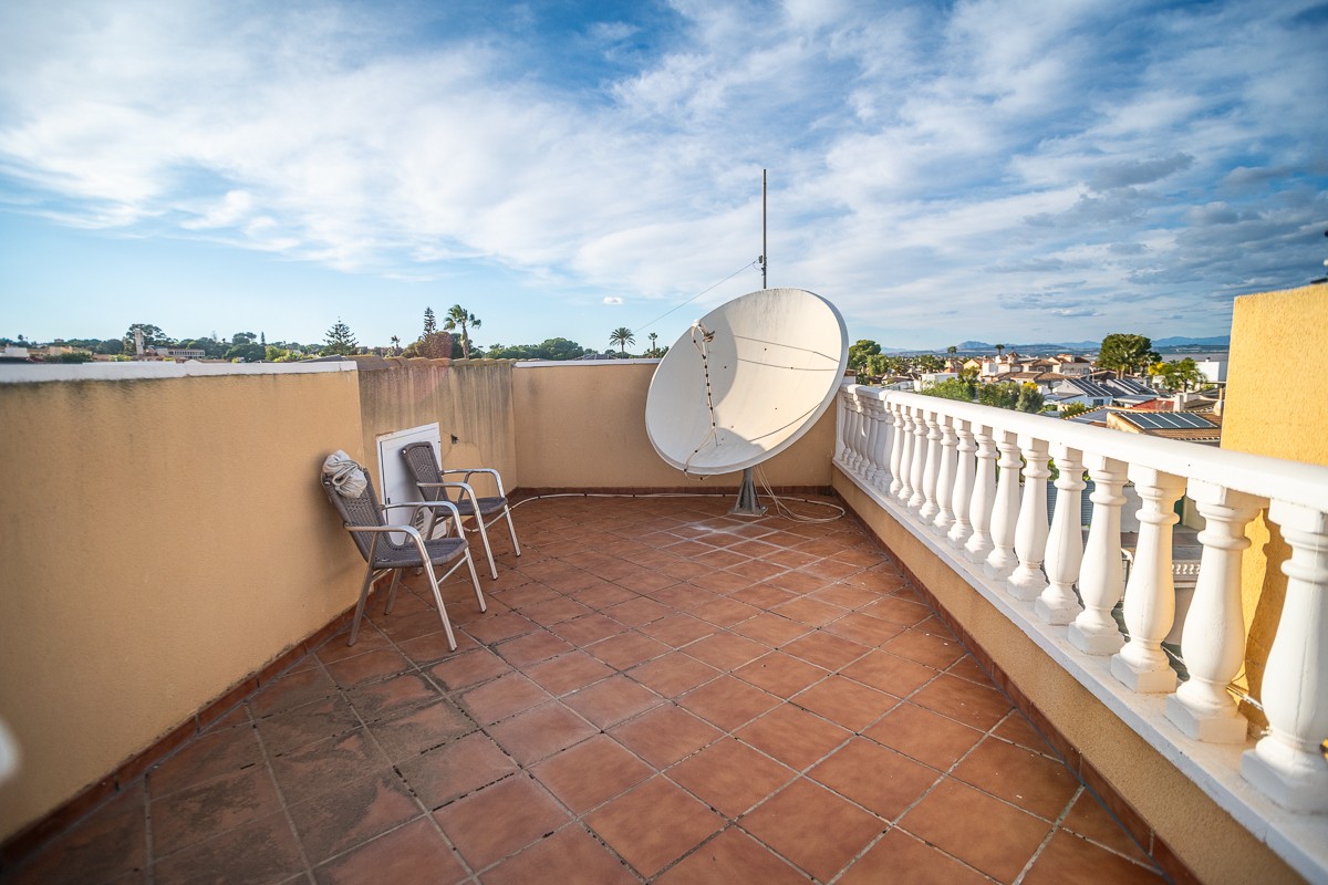 Pool area in villa for sale in Torrevieja