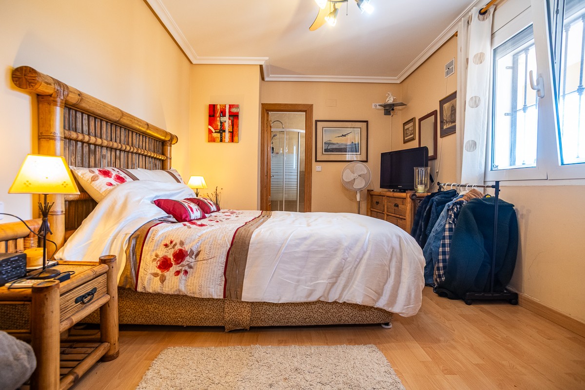 Garden in villa for sale in Torrevieja