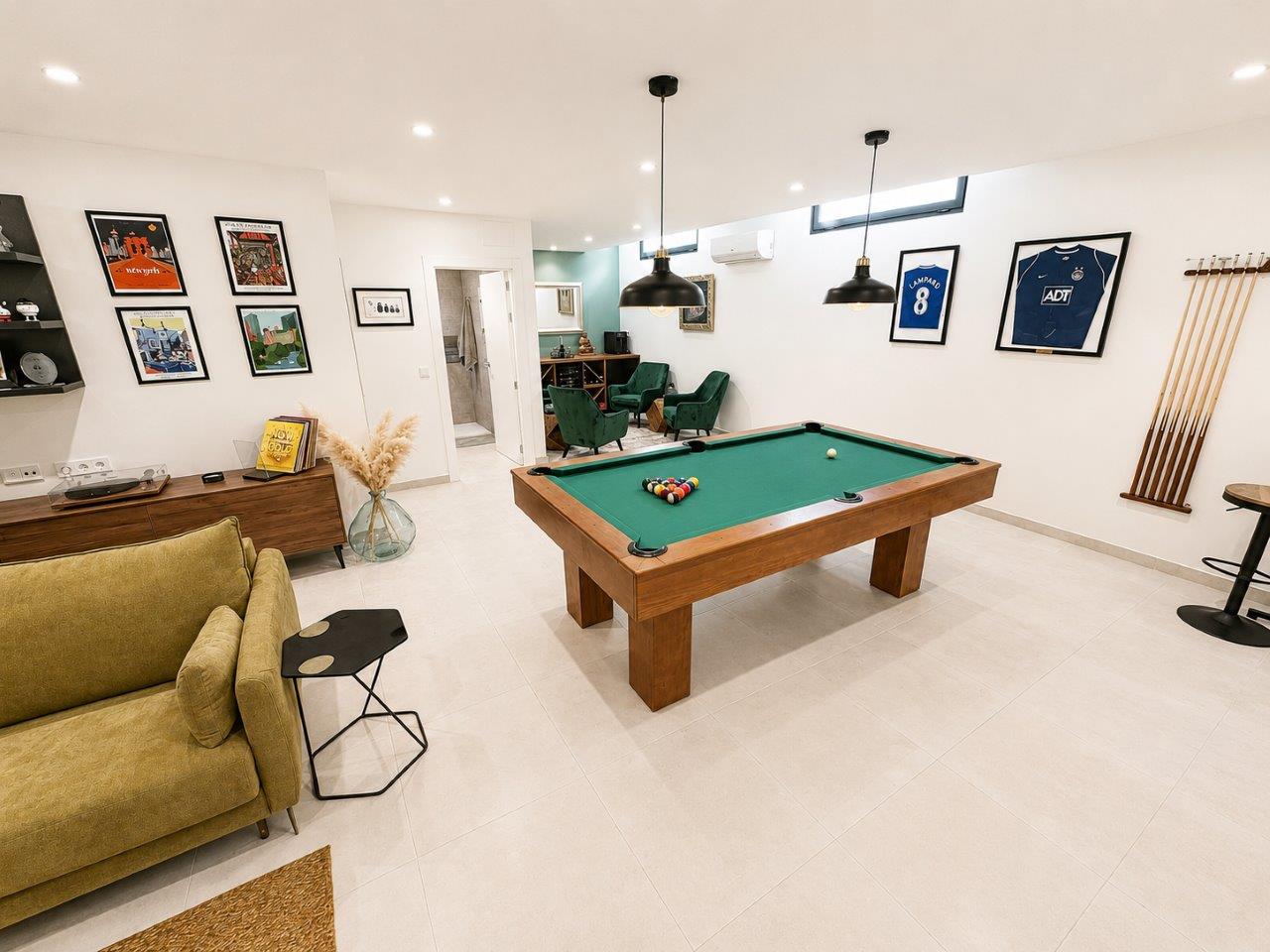 Master bedroom in villa for sale in Santa Rosalia Resort