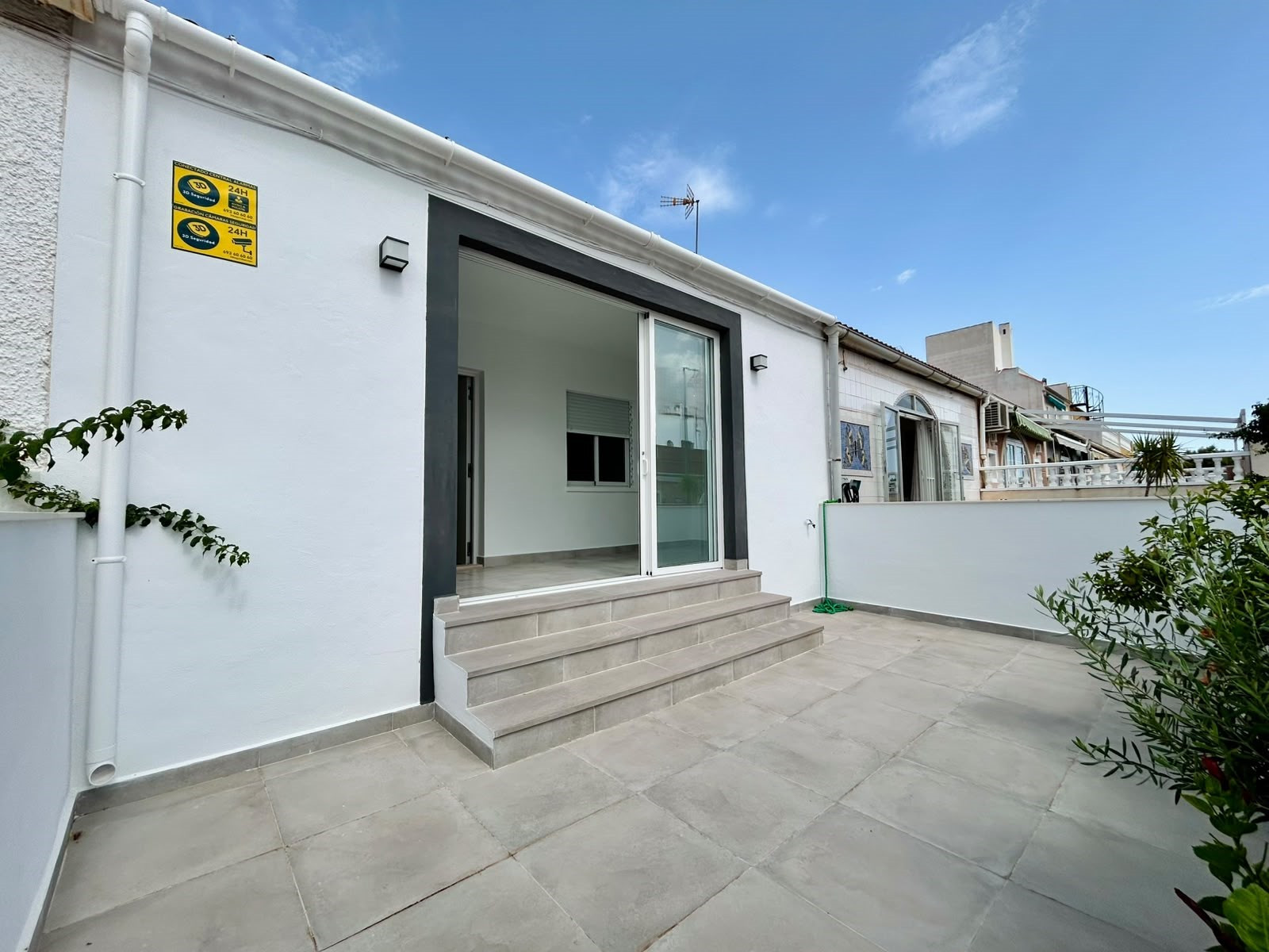 Terrace in bungalow for sale in La Siesta