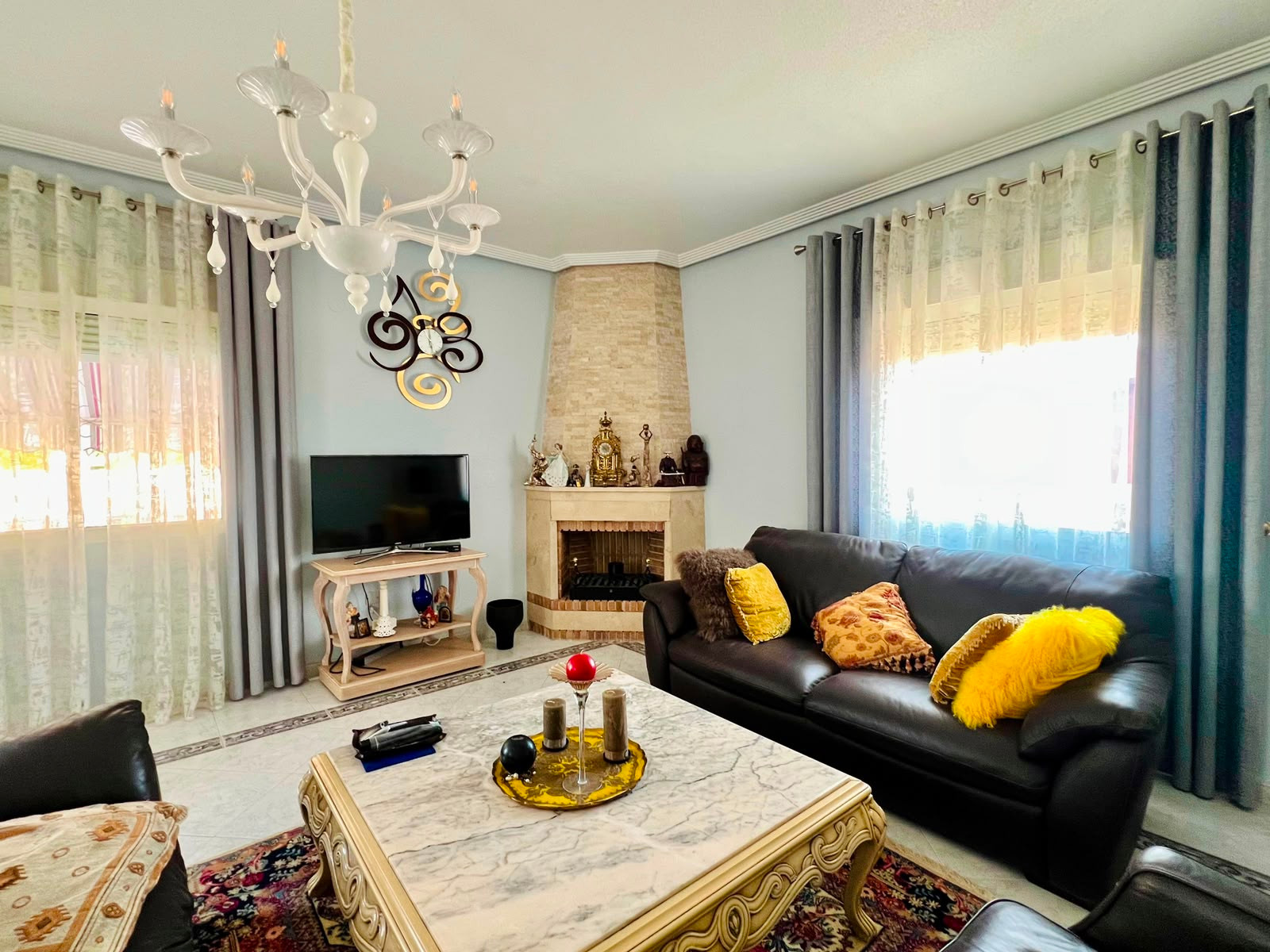 Master bedroom in villa for sale in Orihuela
