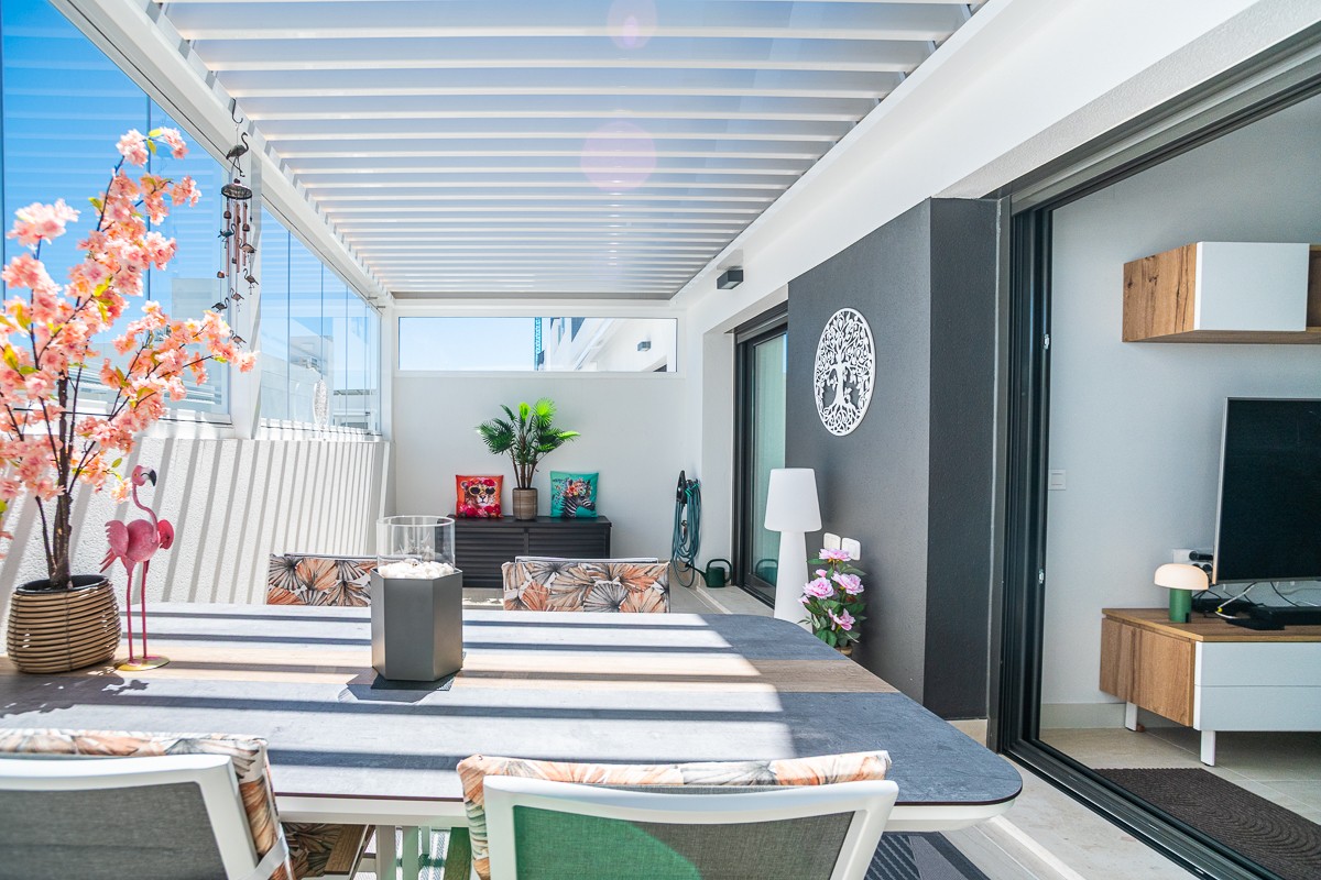 Bedroom in apartment for sale in Torrevieja