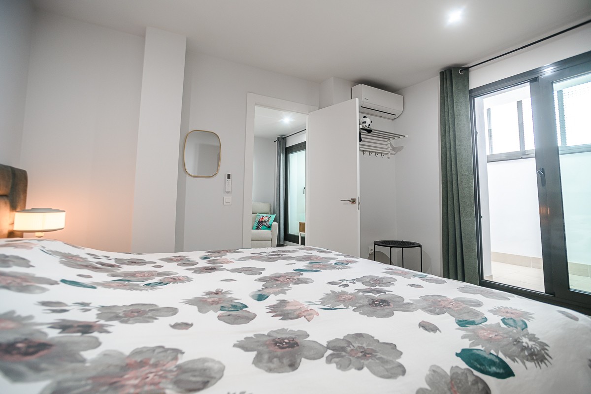 Master bedroom in apartment for sale in Torrevieja
