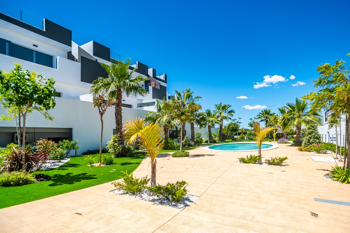 Bathroom in apartment for sale in Torrevieja