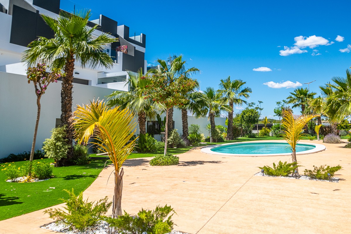 Terrace in apartment for sale in Torrevieja