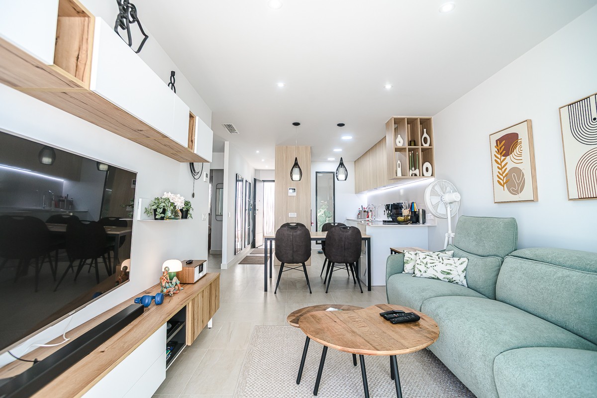 Bedroom in apartment for sale in Torrevieja