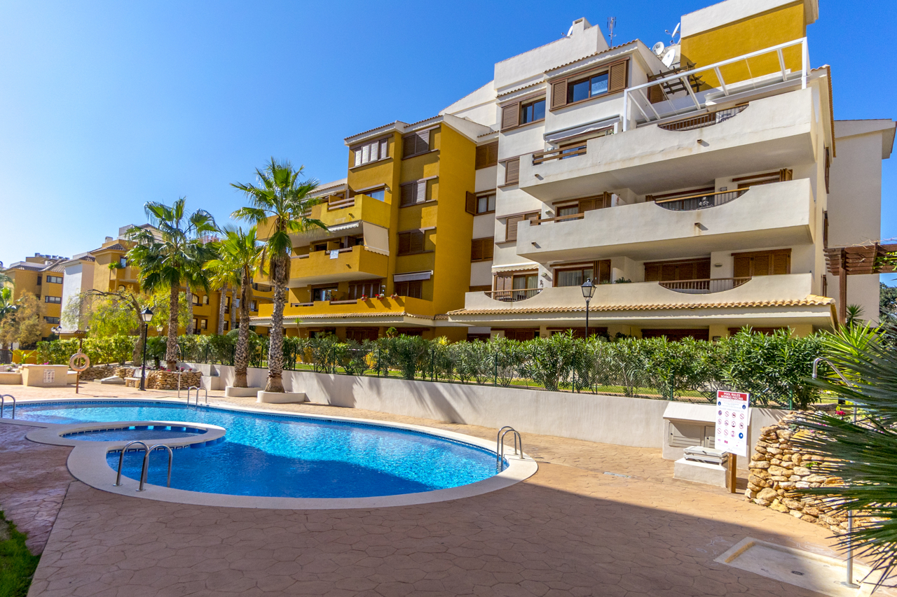 Pool area in apartment for sale in Torrevieja
