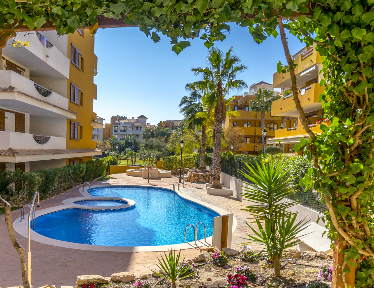 Garden in apartment for sale in Torrevieja