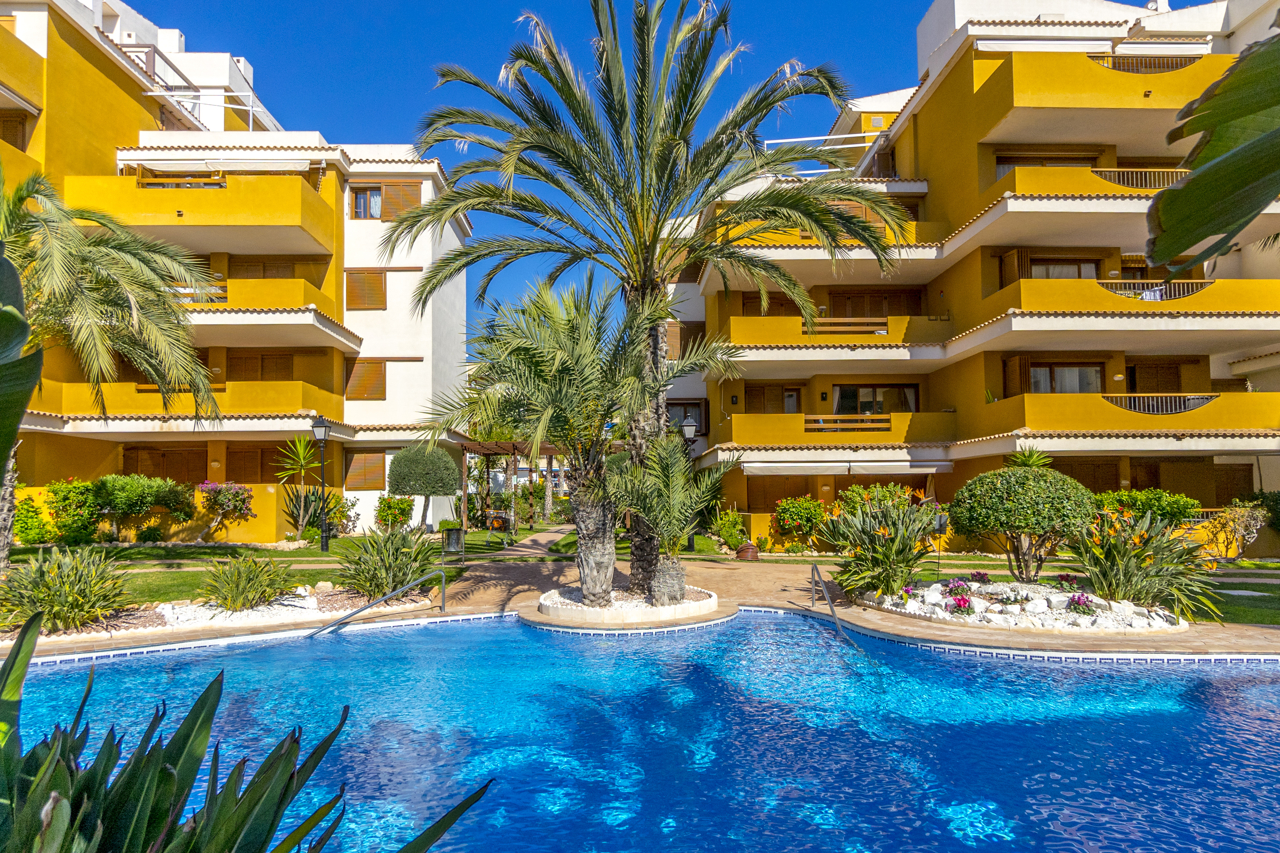Kitchen in apartment for sale in Torrevieja
