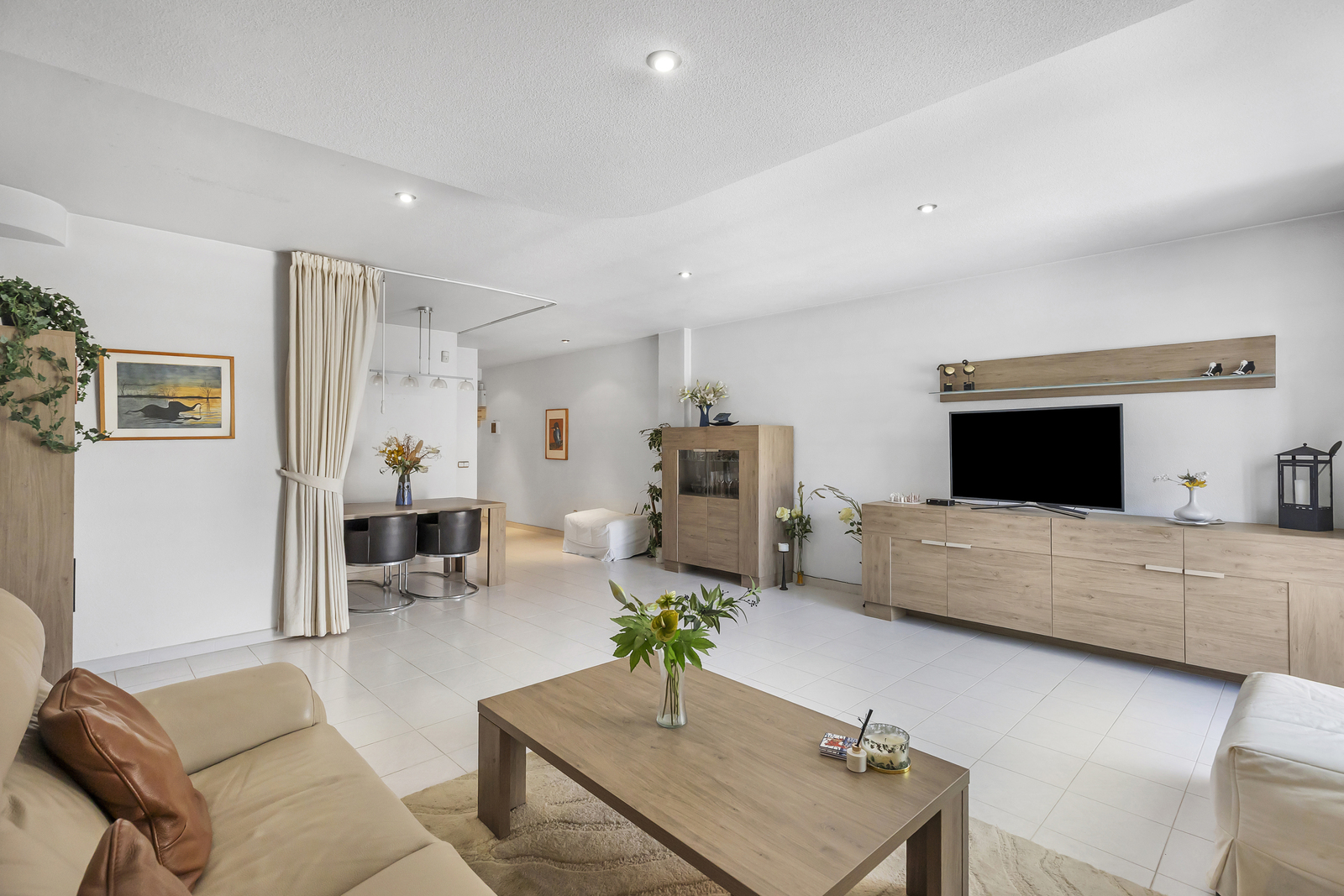 Master bedroom in apartment for sale in Guardamar del Segura