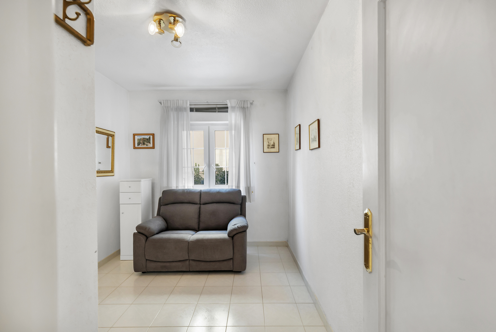 Bedroom in apartment for sale in Guardamar del Segura