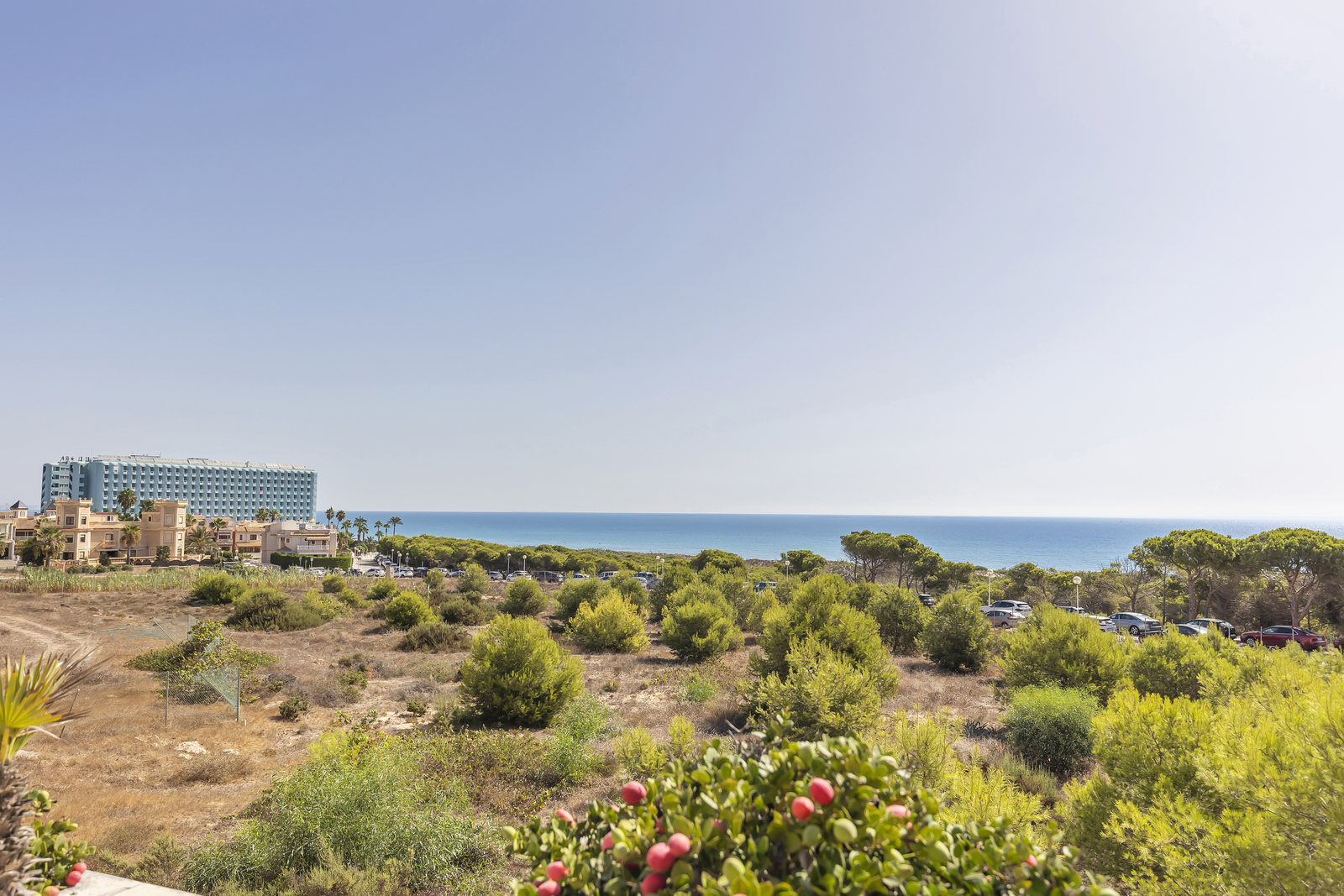 Master bedroom in apartment for sale in Guardamar del Segura