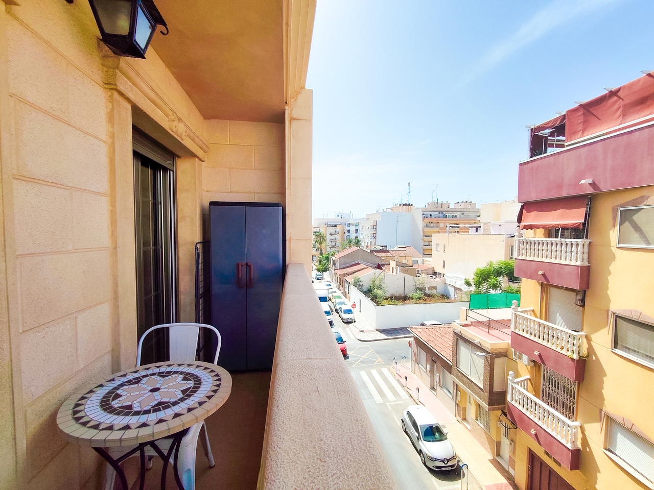 Terrace in apartment for sale in Torrevieja