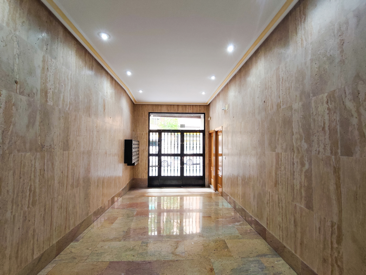 Bedroom in apartment for sale in Torrevieja