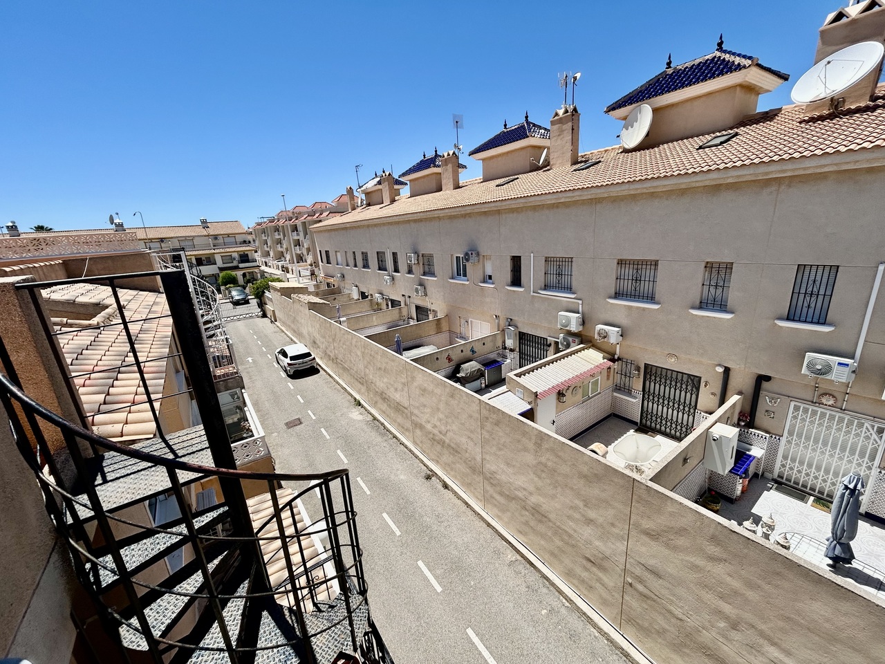 Dining area in penthouse for sale in La Zenia